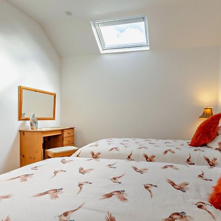 2 Bed In Filey 79280 Villa Wold Newton  Екстериор снимка